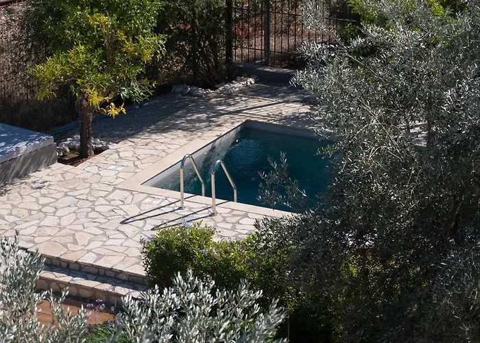 Vila Elysian Garden Míloi